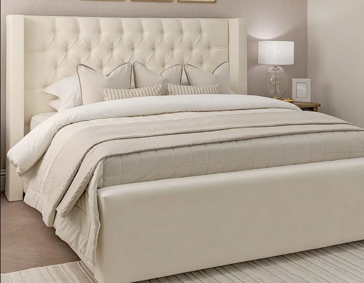 henry Hanry Luxury Buttoned Wing Chunky Bed - Image 1